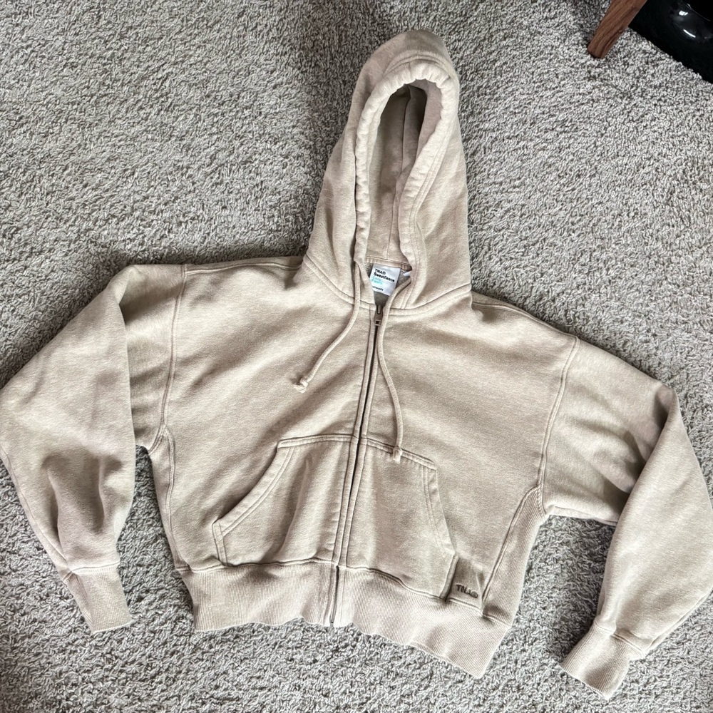 Aritzia TNA hoodie